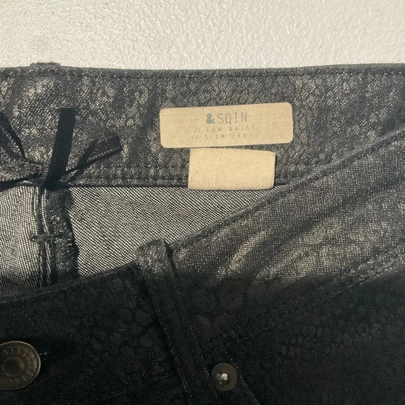 Black skinny snakeskin texture pants size 28 - Picture 2 of 4